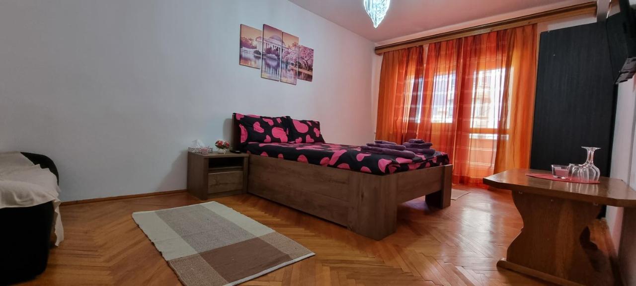 Central Residence Ploiesti Exterior photo